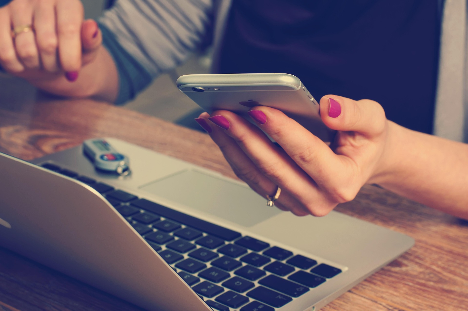 Simplifying Small Business Bookkeeping: Tips for Easy and Effective Management